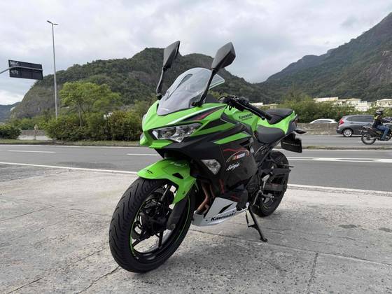 KAWASAKI NINJA 400 KRT EDITION 
